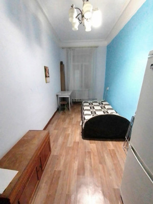 Продам комнату в 8-комн. квартире, Боровая ул, 74А, Санкт-Петербург г