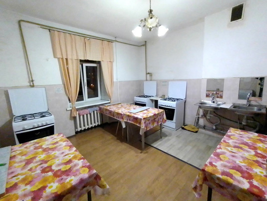 Продам комнату в 8-комн. квартире, Боровая ул, 74А, Санкт-Петербург г