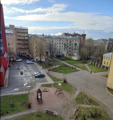 Продам комнату в 8-комн. квартире, Боровая ул, 74А, Санкт-Петербург г