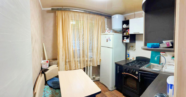 Продам двухкомнатную (2-комн.) квартиру, Ушинского ул, 8, Воронеж г