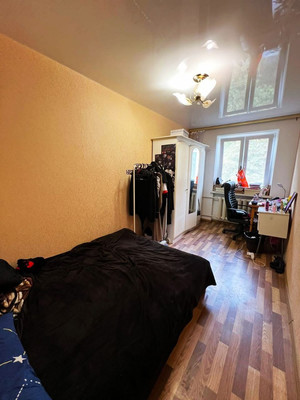 Продам трехкомнатную (3-комн.) квартиру, Набережная ул, 85, Симферополь г