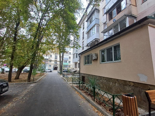 Продам трехкомнатную (3-комн.) квартиру, Набережная ул, 85, Симферополь г