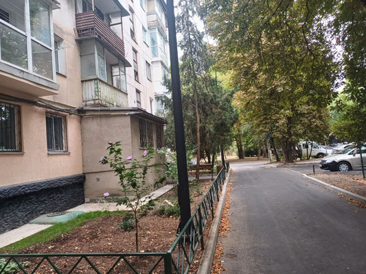 Продам трехкомнатную (3-комн.) квартиру, Набережная ул, 85, Симферополь г
