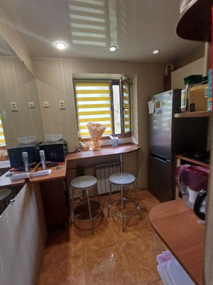 Продам трехкомнатную (3-комн.) квартиру, Набережная ул, 85, Симферополь г