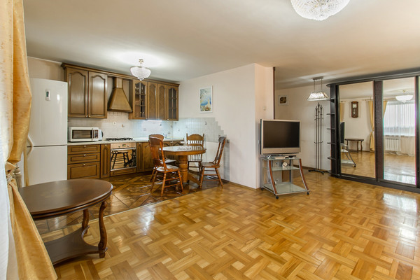 Продам трехкомнатную (3-комн.) квартиру, Старых Большевиков ул, 92А, Воронеж г