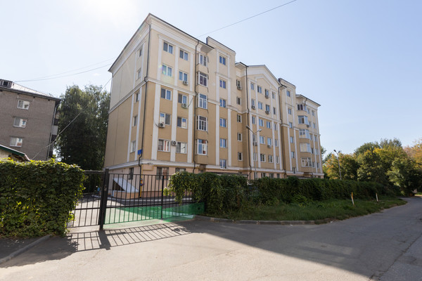 Продам двухкомнатную (2-комн.) квартиру, Гвардейская ул, 46кВ, Казань г