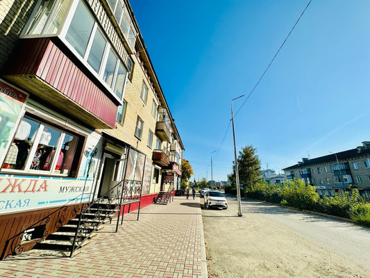 Продам двухкомнатную (2-комн.) квартиру, Карпенко ул, 9, Чебаркуль г