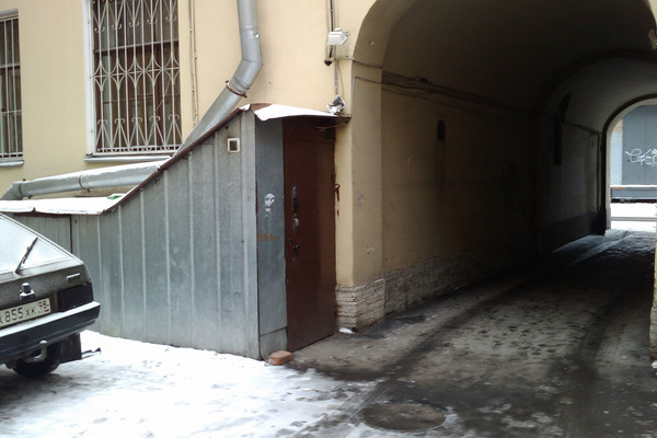 Продам коммерческое помещение 224,7 м2, Коломенская ул, 42, Санкт-Петербург г