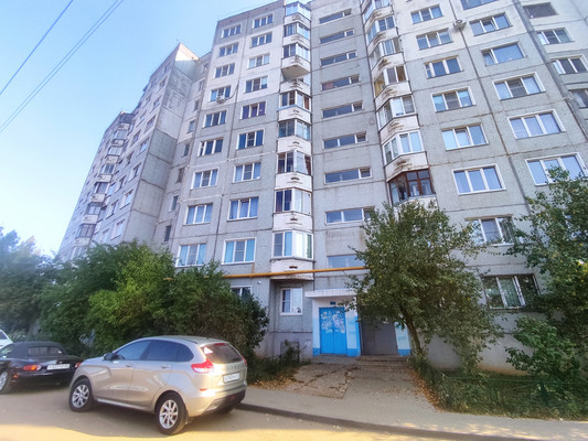 Продам трехкомнатную (3-комн.) квартиру, Ульяновская ул, 2, Киров г