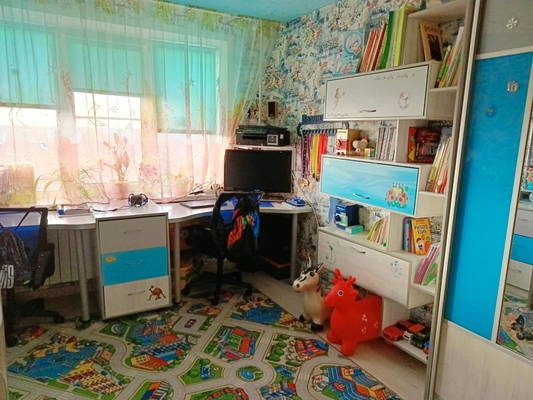 Продам трехкомнатную (3-комн.) квартиру, Ульяновская ул, 2, Киров г
