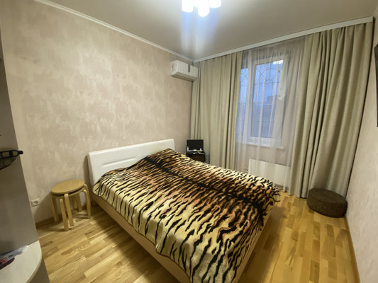 Продам трехкомнатную (3-комн.) квартиру, Маршала Жукова пр-кт, 25к1, Ростов-на-Дону г