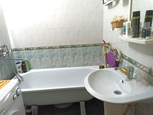 Продам двухкомнатную (2-комн.) квартиру, Профсоюзная ул, 60, Апшеронск г