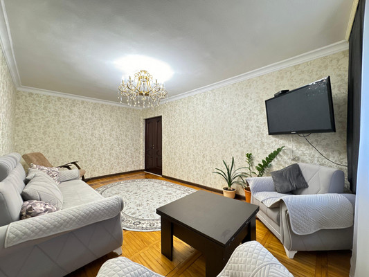 Продам трехкомнатную (3-комн.) квартиру, Щаденко ул, 30, Нальчик г