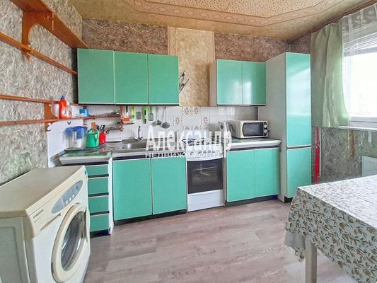 Продам двухкомнатную (2-комн.) квартиру, Кузнецова пр-кт, 23к1, Санкт-Петербург г