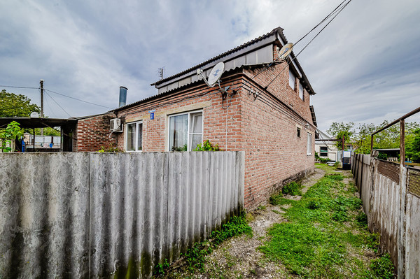 Продам дом, Октябрьская ул, 32а, Новотитаровская ст-ца, 0 км от города