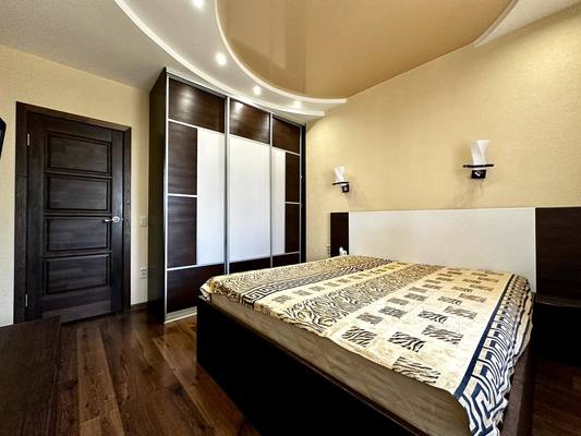 Продам трехкомнатную (3-комн.) квартиру, Казанская ул, 101, Киров г