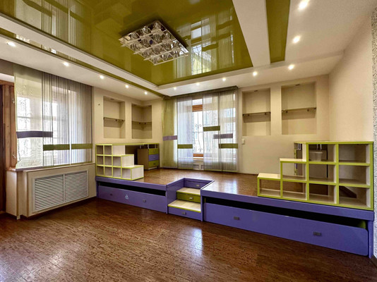 Продам трехкомнатную (3-комн.) квартиру, Казанская ул, 101, Киров г
