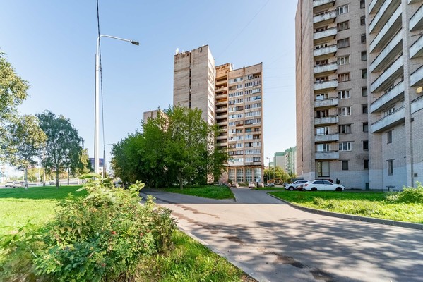 Продам комнату в 6-комн. квартире, Маршала Жукова пр-кт, дом 22, Санкт-Петербург г