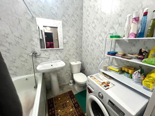 Продам двухкомнатную (2-комн.) квартиру, Профсоюзная ул, 49, Апшеронск г