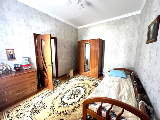 Продам двухкомнатную (2-комн.) квартиру, Профсоюзная ул, 49, Апшеронск г