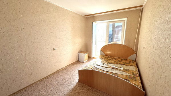 Продам трехкомнатную (3-комн.) квартиру, Весенняя ул, 16, Волгодонск г