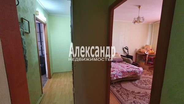 Продам трехкомнатную (3-комн.) квартиру, 21Б, Приладожский гп