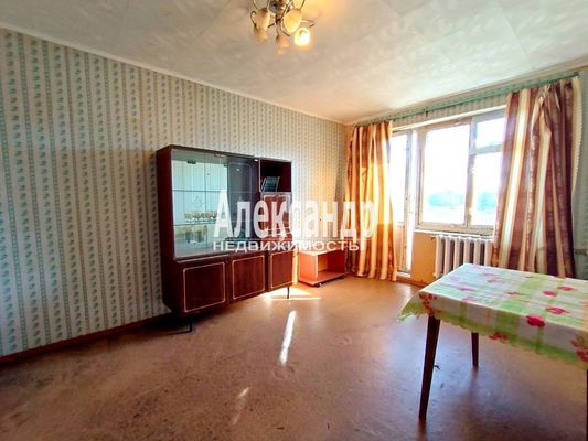 Продам долю в 1-комн. квартире, Героев Танкистов ул, 7, Дятлово п