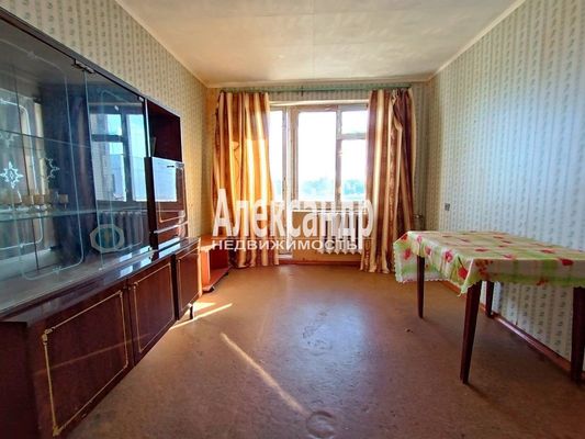 Продам долю в 1-комн. квартире, Героев Танкистов ул, 7, Дятлово п