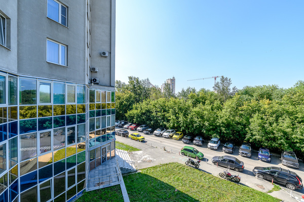 Продам однокомнатную (1-комн.) квартиру, Большакова ул, 25, Екатеринбург г