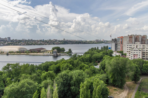 Продам трехкомнатную (3-комн.) квартиру, Спортивная наб, 13, Воронеж г