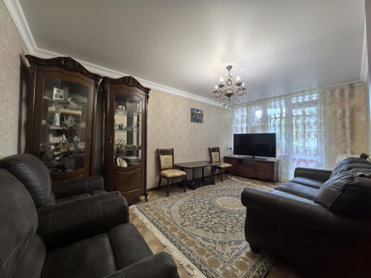 Продам трехкомнатную (3-комн.) квартиру, Кирова ул, 9ка, Нальчик г