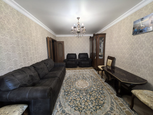 Продам трехкомнатную (3-комн.) квартиру, Кирова ул, 9ка, Нальчик г