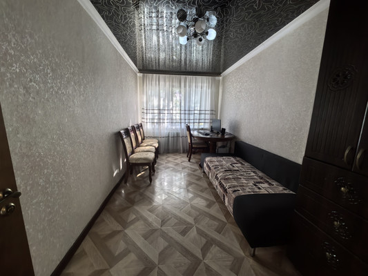 Продам трехкомнатную (3-комн.) квартиру, Кирова ул, 9ка, Нальчик г