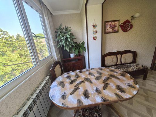 Продам трехкомнатную (3-комн.) квартиру, Кирова ул, 9ка, Нальчик г
