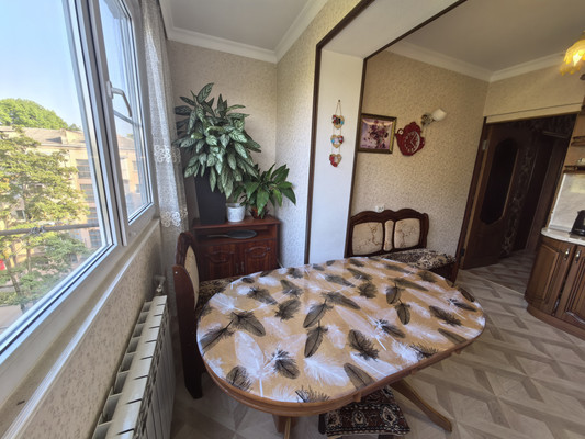 Продам трехкомнатную (3-комн.) квартиру, Кирова ул, 9ка, Нальчик г