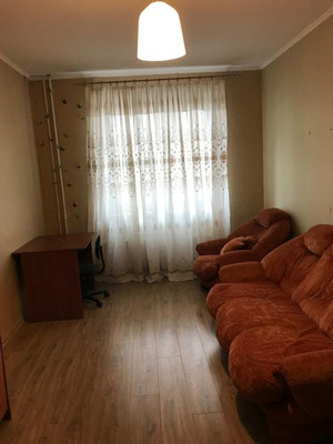 Продам трехкомнатную (3-комн.) квартиру, Подмосковный б-р, 8, Красногорск г