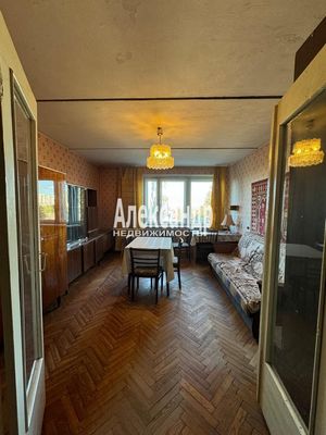 Продам трехкомнатную (3-комн.) квартиру, Богайчука ул, 24, Металлострой п