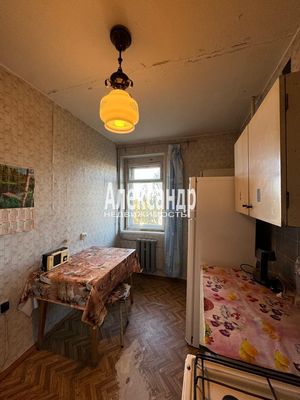 Продам трехкомнатную (3-комн.) квартиру, Богайчука ул, 24, Металлострой п