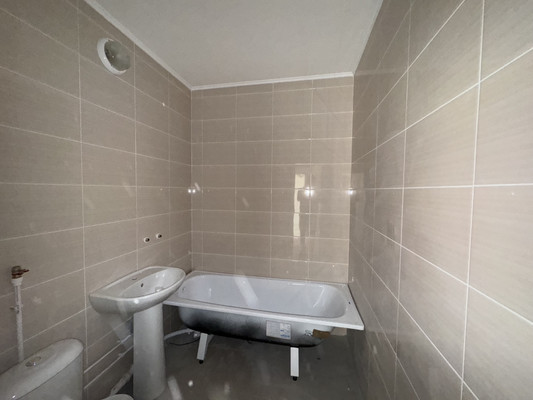 Продам двухкомнатную (2-комн.) , Краснопольский пр-кт, 30, Челябинск г