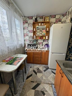 Продам трехкомнатную (3-комн.) квартиру, Испытателей пр-кт, д. 15 корп. 1, Санкт-Петербург г