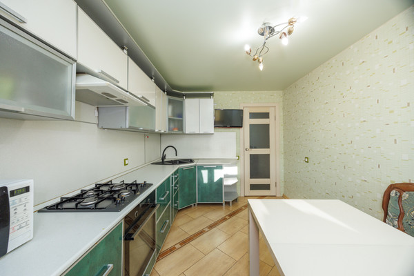 Продам трехкомнатную (3-комн.) квартиру, Медведева ул, 17, Брянск г