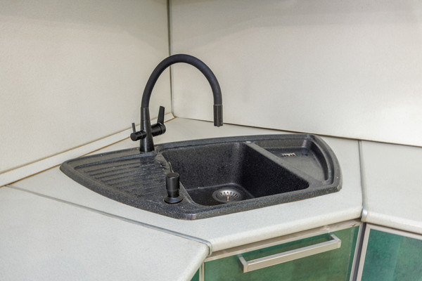 Продам трехкомнатную (3-комн.) квартиру, Медведева ул, 17, Брянск г