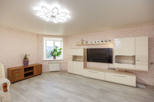 Продам трехкомнатную (3-комн.) квартиру, Медведева ул, 17, Брянск г
