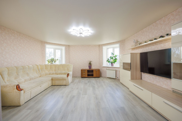 Продам трехкомнатную (3-комн.) квартиру, Медведева ул, 17, Брянск г