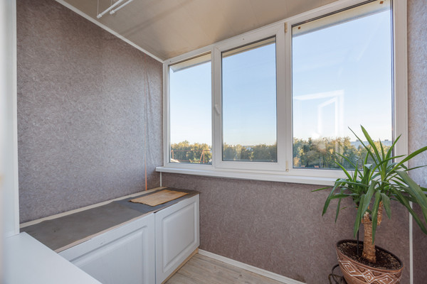 Продам трехкомнатную (3-комн.) квартиру, Медведева ул, 17, Брянск г