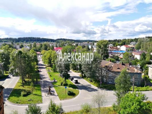 Продам двухкомнатную (2-комн.) квартиру, Красноармейская ул, 15, Лахденпохья г