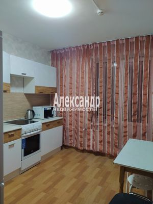 Продам двухкомнатную (2-комн.) квартиру, Валерия Гаврилина ул, д. 13 корп. 1, Парголово п