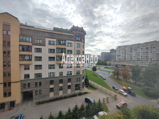 Продам трехкомнатную (3-комн.) квартиру, Кораблестроителей ул, 19к1, Санкт-Петербург г