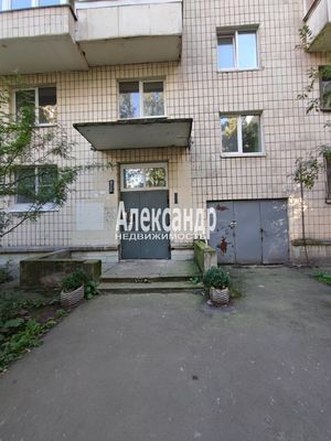 Продам трехкомнатную (3-комн.) квартиру, Кораблестроителей ул, 19к1, Санкт-Петербург г