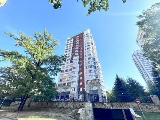 Продам трехкомнатную (3-комн.) квартиру, Вересаева ул, 13, Москва г